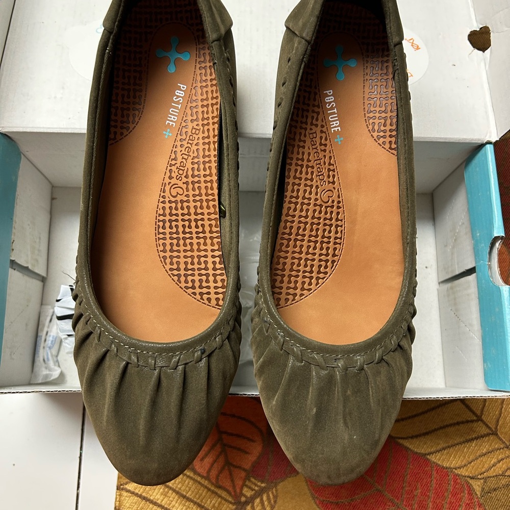 BareTraps Olive Women's Flats